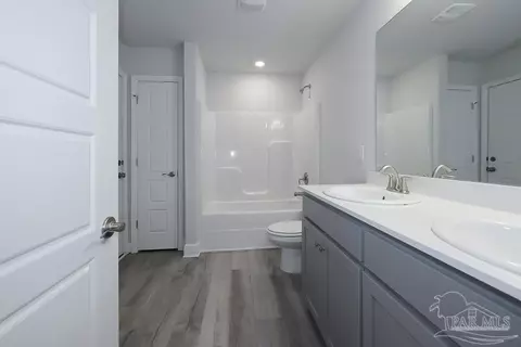 Bath - 5675 Old Stone Blvd, Milton, FL 32570 photo 1 of 6