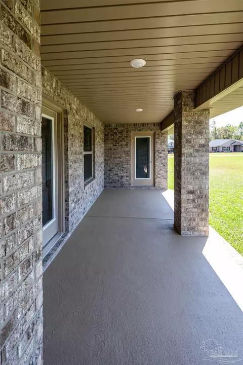 Exterior - 5675 Old Stone Blvd, Milton, FL 32570 photo 4 of 4