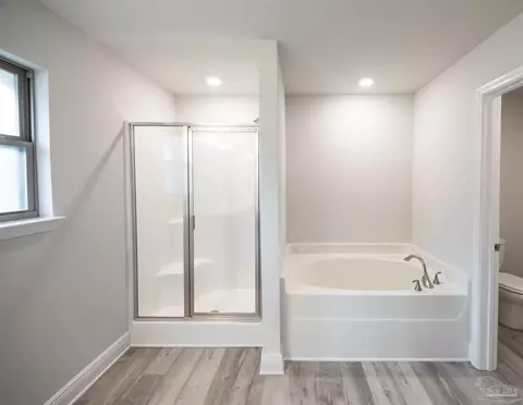 Bath - 6487 Benelli Dr, Milton, FL 32570 photo 2 of 6