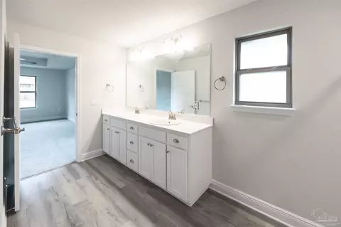 Bath - 6487 Benelli Dr, Milton, FL 32570 photo 4 of 6