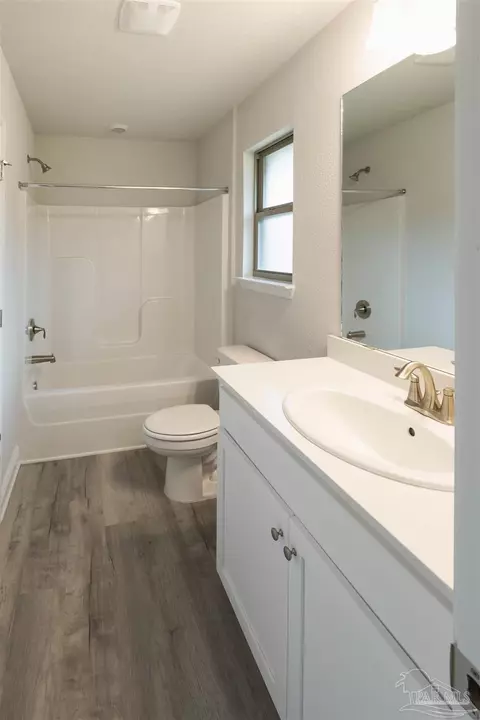 Bath - 6487 Benelli Dr, Milton, FL 32570 photo 3 of 6