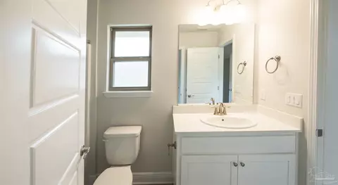 Bath - 6487 Benelli Dr, Milton, FL 32570 photo 5 of 6