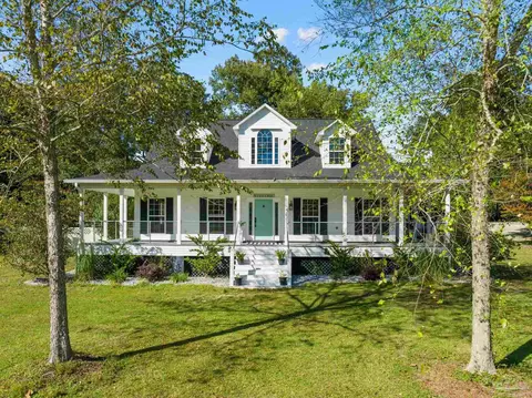 500 Man O War Cir, Cantonment, FL 32533
