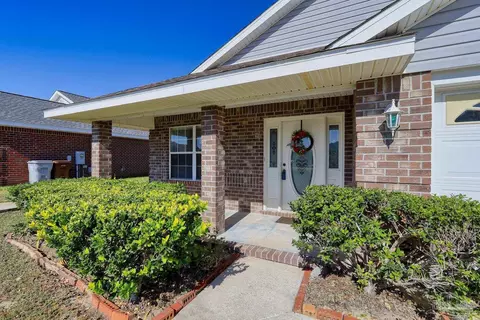 9764 Seafarers Way, Navarre, FL 32566