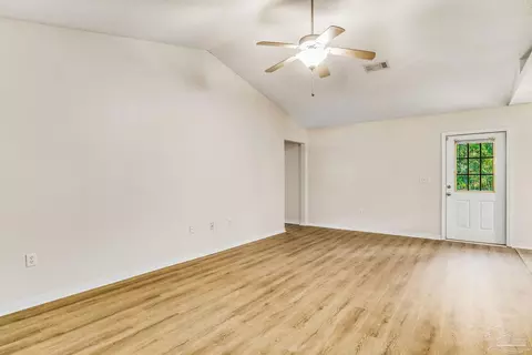 5296 Traci Dr, Milton, FL 32583 photo 8