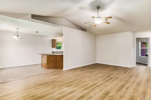 5296 Traci Dr, Milton, FL 32583 photo 6