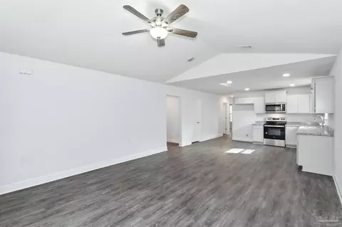 3304 Bonfire Dr, Milton, FL 32583 photo 7