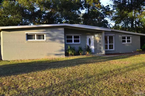4 Eaton Rd, Pensacola, FL 32506