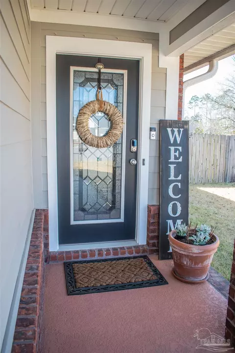 Exterior - 6101 Dunridge Dr, Pace, FL 32571 photo 2 of 5