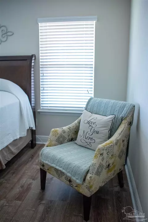 Bedroom - 6101 Dunridge Dr, Pace, FL 32571 photo 5 of 6