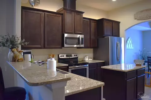 Kitchen - 6101 Dunridge Dr, Pace, FL 32571 photo 6 of 8