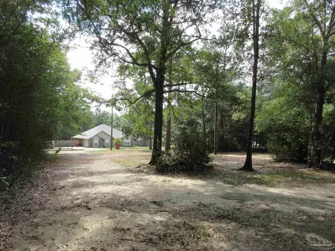 8670 Fields Rd, Milton, FL 32583 photo 2