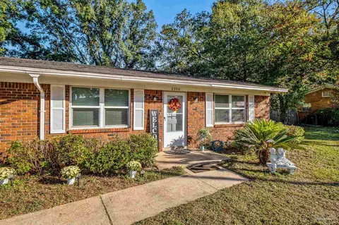 2350 Merle Cir, Pensacola, FL 32526