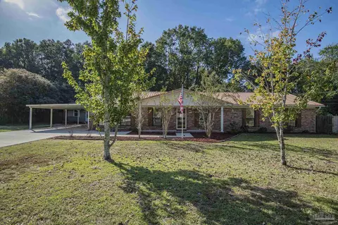 5761 Sunview Dr, Milton, FL 32570