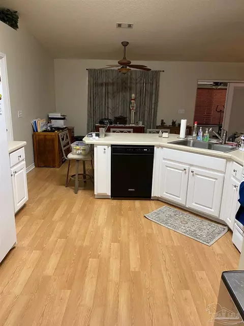 Kitchen - 7764 Rustling Pines Dr, Milton, FL 32583 photo 4 of 4