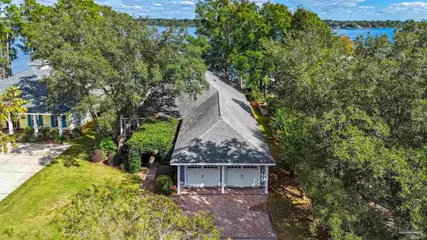 3926 Plantation Cove Ct, Milton, FL 32583