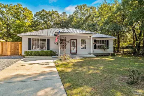 6007 Savannah Dr, Milton, FL 32570