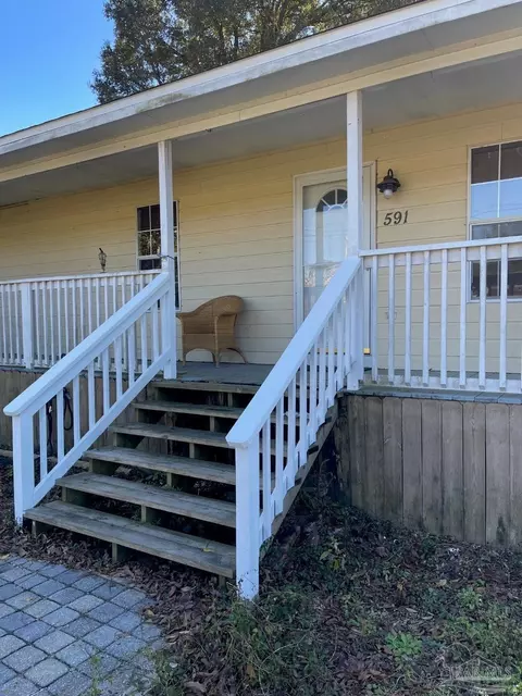 591 Temple Hill St, Pensacola, FL 32534