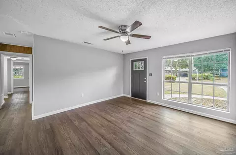 112 Berkley Dr, Pensacola, FL 32503