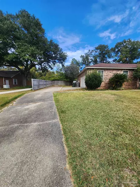 1636 Eagle Dr, Cantonment, FL 32533 photo 5