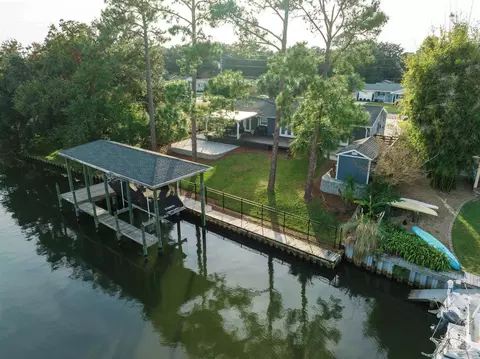 1138 Bayview Ln, Gulf Breeze, FL 32563