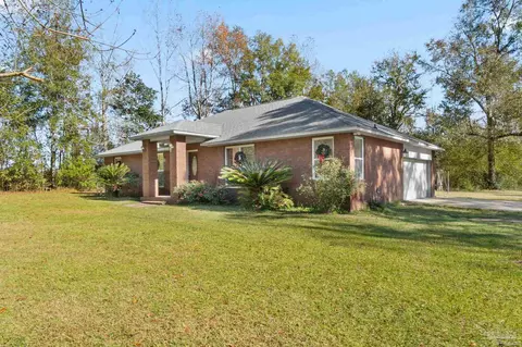 33 Coweta Rd, Cantonment, FL 32533