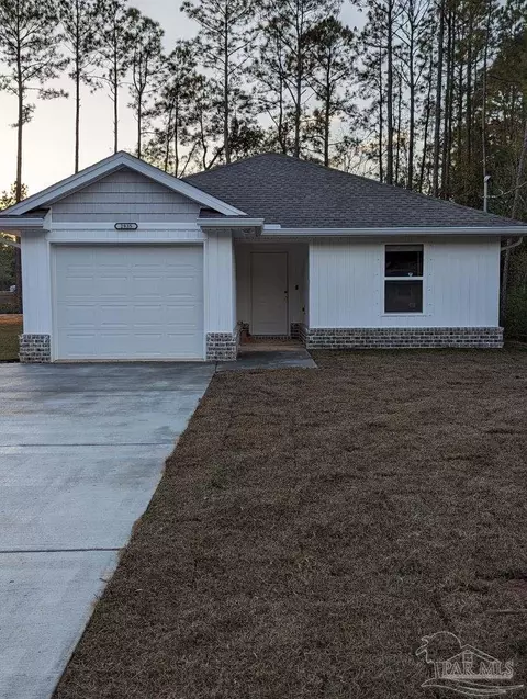 2935 Summer St, Milton, FL 32583