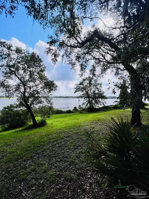 Gordon Wells Dr, Milton, FL 32583 photo 2