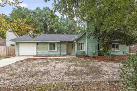 9470 Hummingbird Blvd, Pensacola, FL 32514