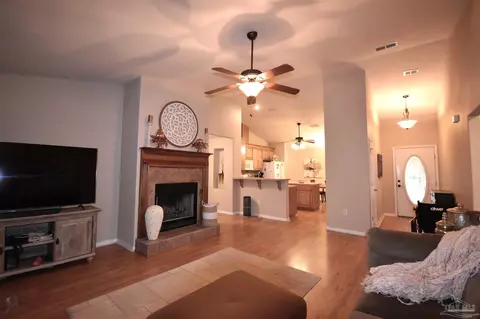 6051 Badger Rd, Milton, FL 32570