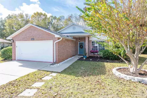 Exterior - 5710 Callandar Pl, Milton, FL 32583 photo 3 of 16