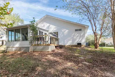 Exterior - 5710 Callandar Pl, Milton, FL 32583 photo 6 of 16