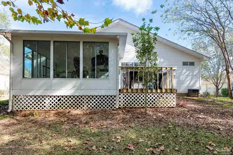 Exterior - 5710 Callandar Pl, Milton, FL 32583 photo 5 of 16