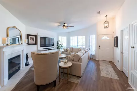 Living - 5710 Callandar Pl, Milton, FL 32583 photo 3 of 4