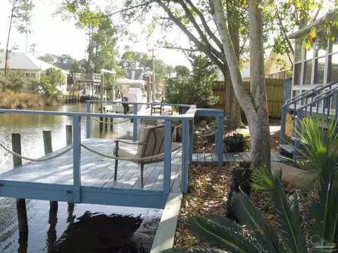 1650 College Pkwy, Gulf Breeze, FL 32563