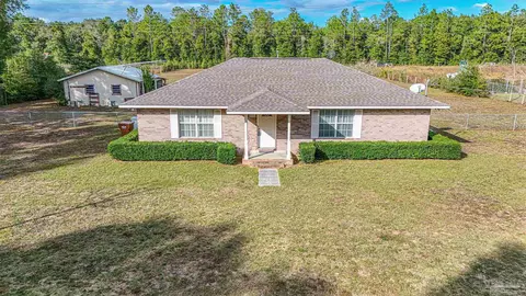 6316 Fairfield Dr, Milton, FL 32570