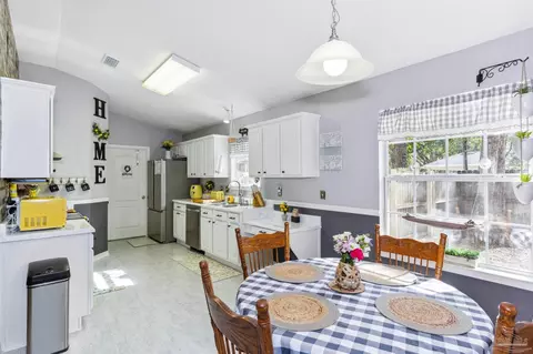 6751 Summit Dr, Milton, FL 32570 photo 2