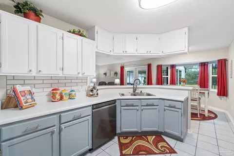 4641 Timberland Dr, Pace, FL 32571 photo 8