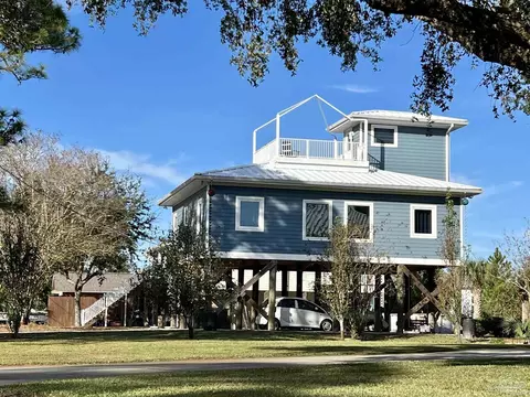 616 Sheppard Dr, Pensacola, FL 32507
