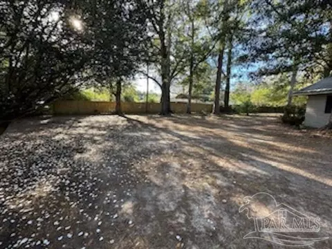 706 Candy Ln, Cantonment, FL 32533 photo 6