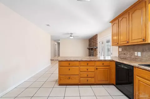 4689 E Spencer Field Rd, Pace, FL 32571 photo 9