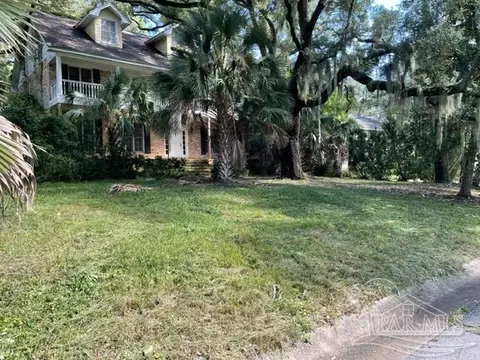 1920 Seville Dr, Pensacola, FL 32503