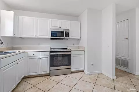 5902 Independence Dr, Milton, FL 32570 photo 9
