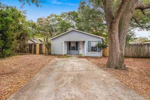 5902 Independence Dr, Milton, FL 32570