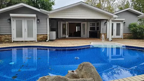 2828 Venetian Ct, Gulf Breeze, FL 32563