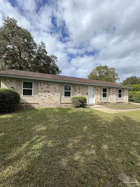 4880 La Ventana Ter, Pensacola, FL 32526