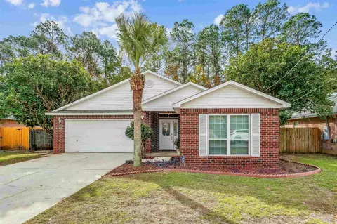 2622 Hidden Estates Cir, Navarre, FL 32566
