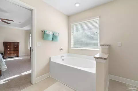 Bath - 5520 Dunridge Dr, Pace, FL 32571 photo 4 of 6