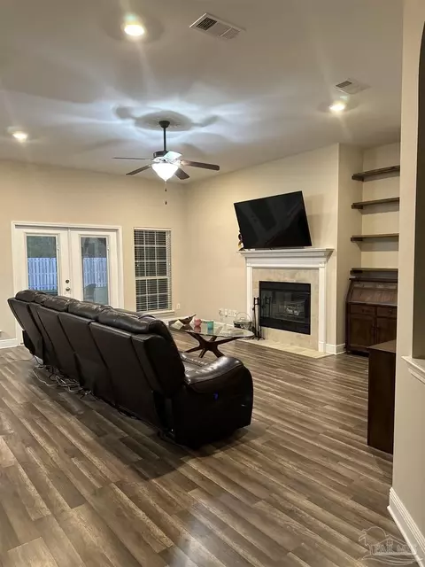 Living - 5520 Dunridge Dr, Pace, FL 32571 photo 2 of 4