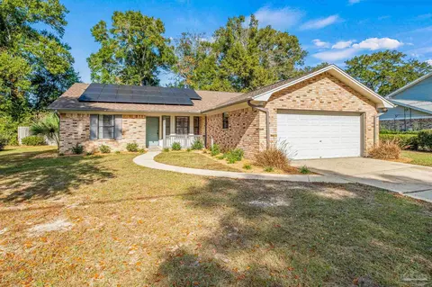 865 Valley Ridge Cir, Pensacola, FL 32514